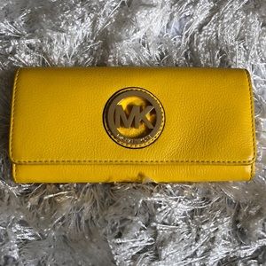 Michael Kors snap shut wallet